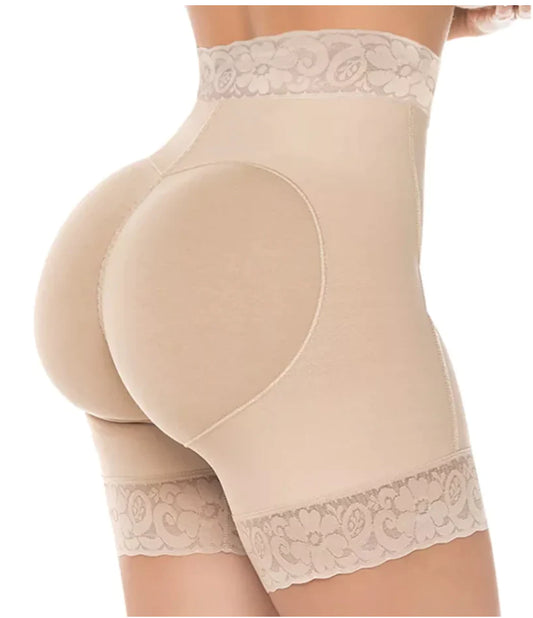 Shorts di contorno che aumentano il booty